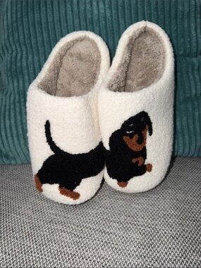 Cozy Cream Dachshund Dog Slippers, New, Size 10